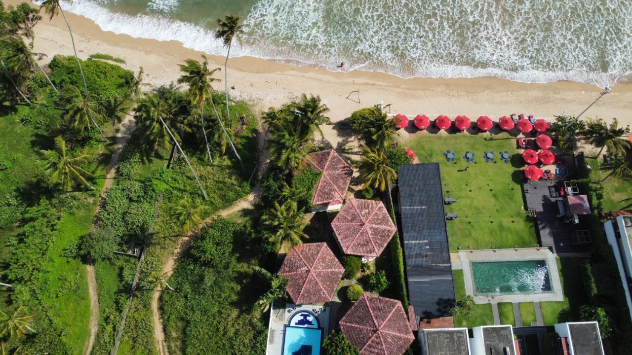 Alma Beach Hotel Weligama Bagian luar foto