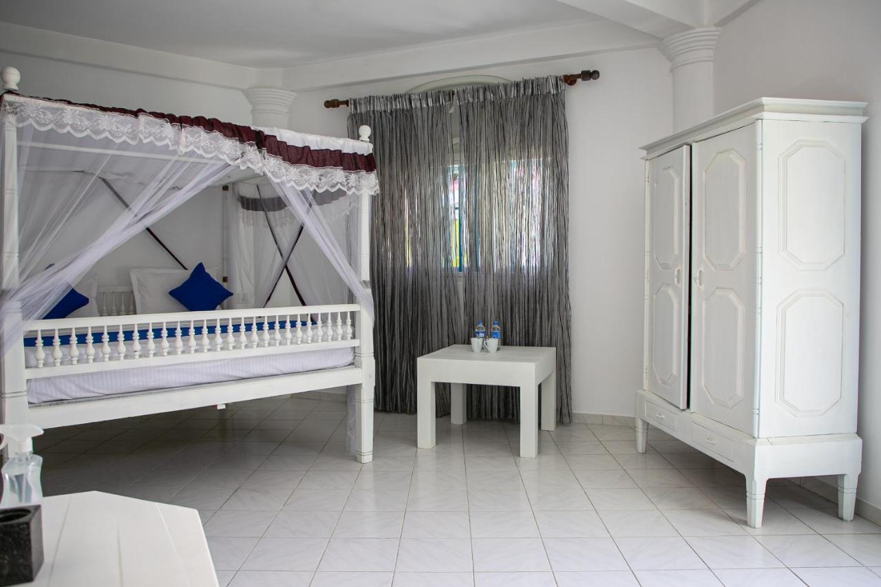 Alma Beach Hotel Weligama Bagian luar foto