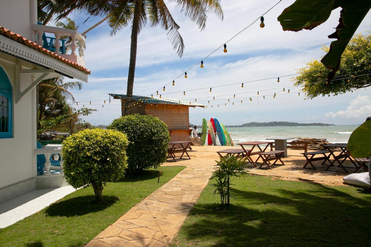 Alma Beach Hotel Weligama Bagian luar foto